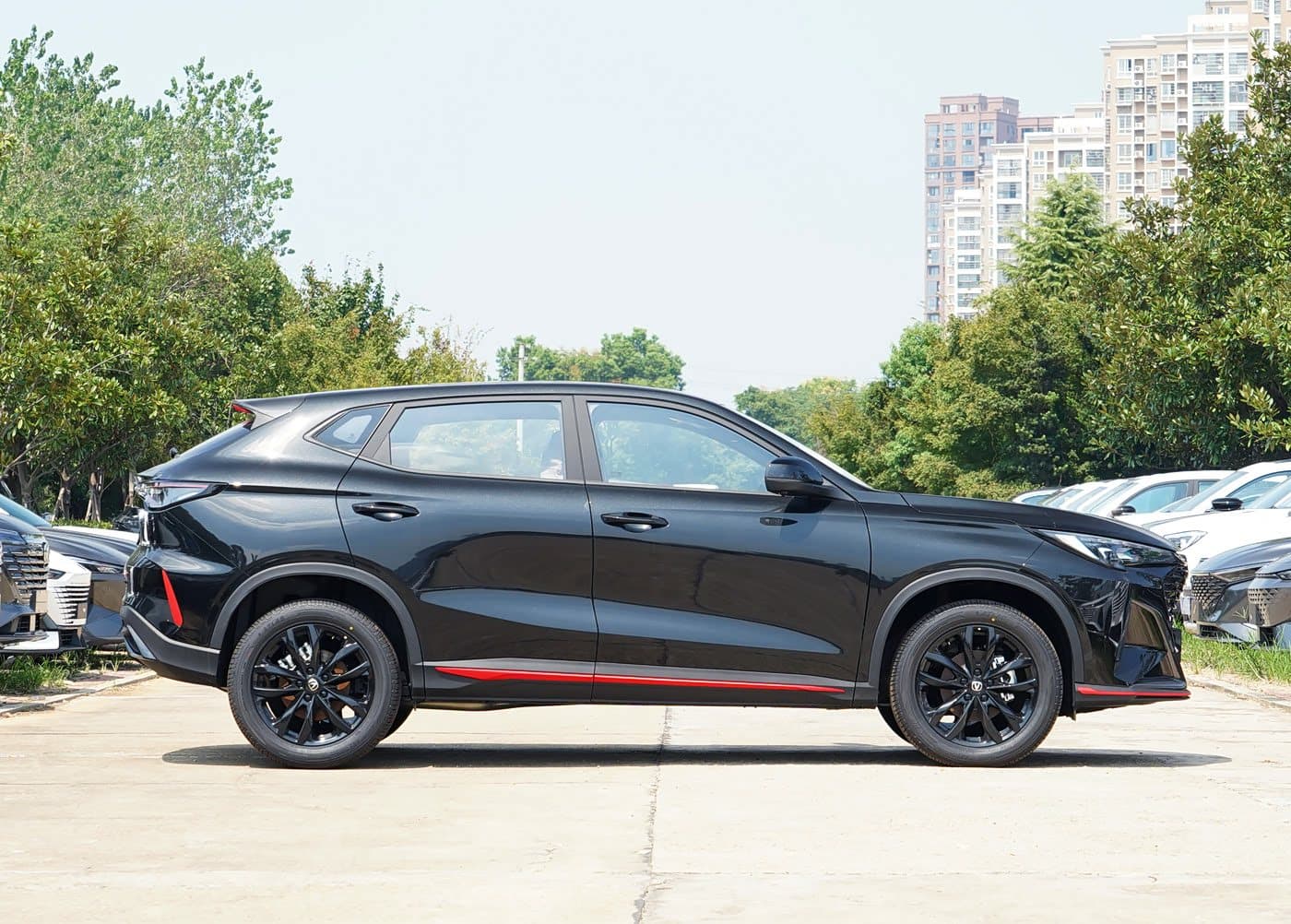 2024 Changan X5 Plus side profile — compact SUV for export