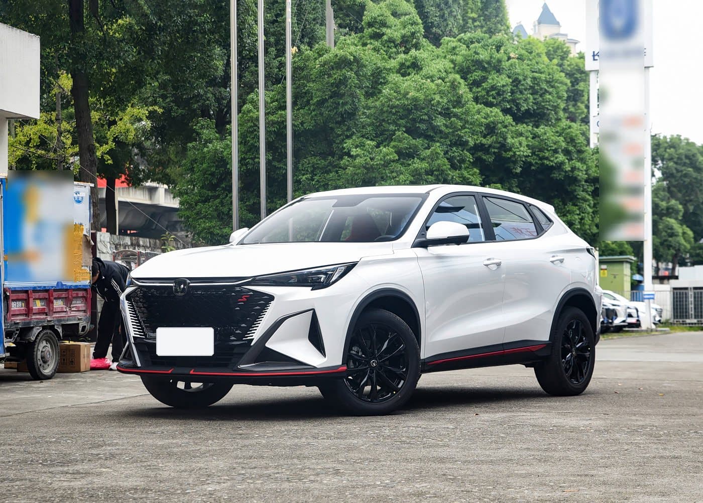2025 Changan X5 Plus front three-quarter view — compact SUV for export