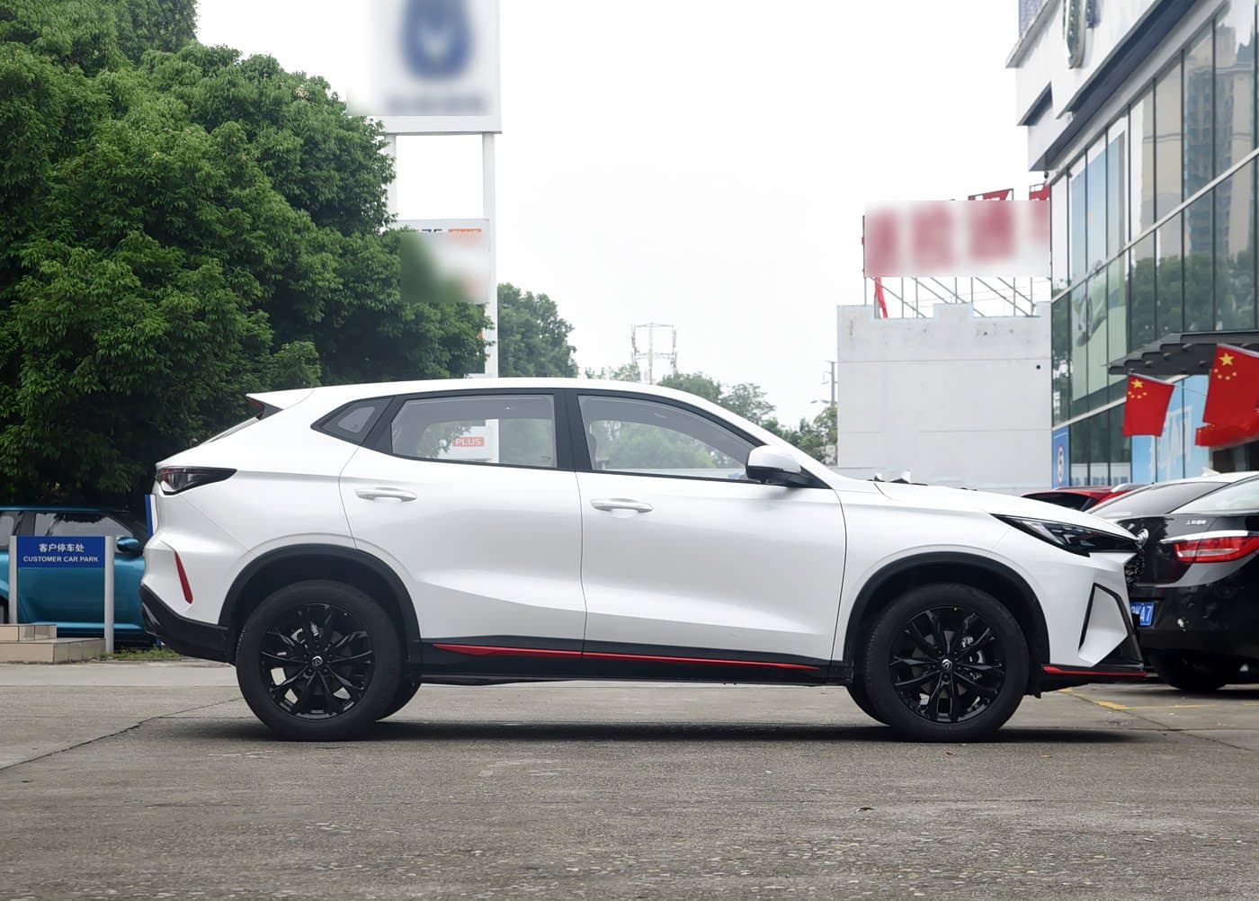 2025 Changan X5 Plus side profile — compact SUV for export